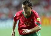 Nationalité : PortugaiseAge :26 ansDate de naissance :31 Octobre 1979Lieu de naissance :ConstantimTaille :1m70Poids :64 kgPied :DroitierPoste :AttaquantClub actuel :Benfica